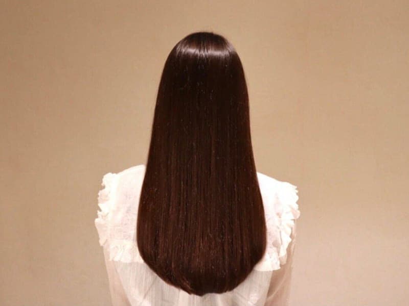 富士宮美容室ベンチマークのマーブマイクロバブルで洗った後の女性の髪の状態
